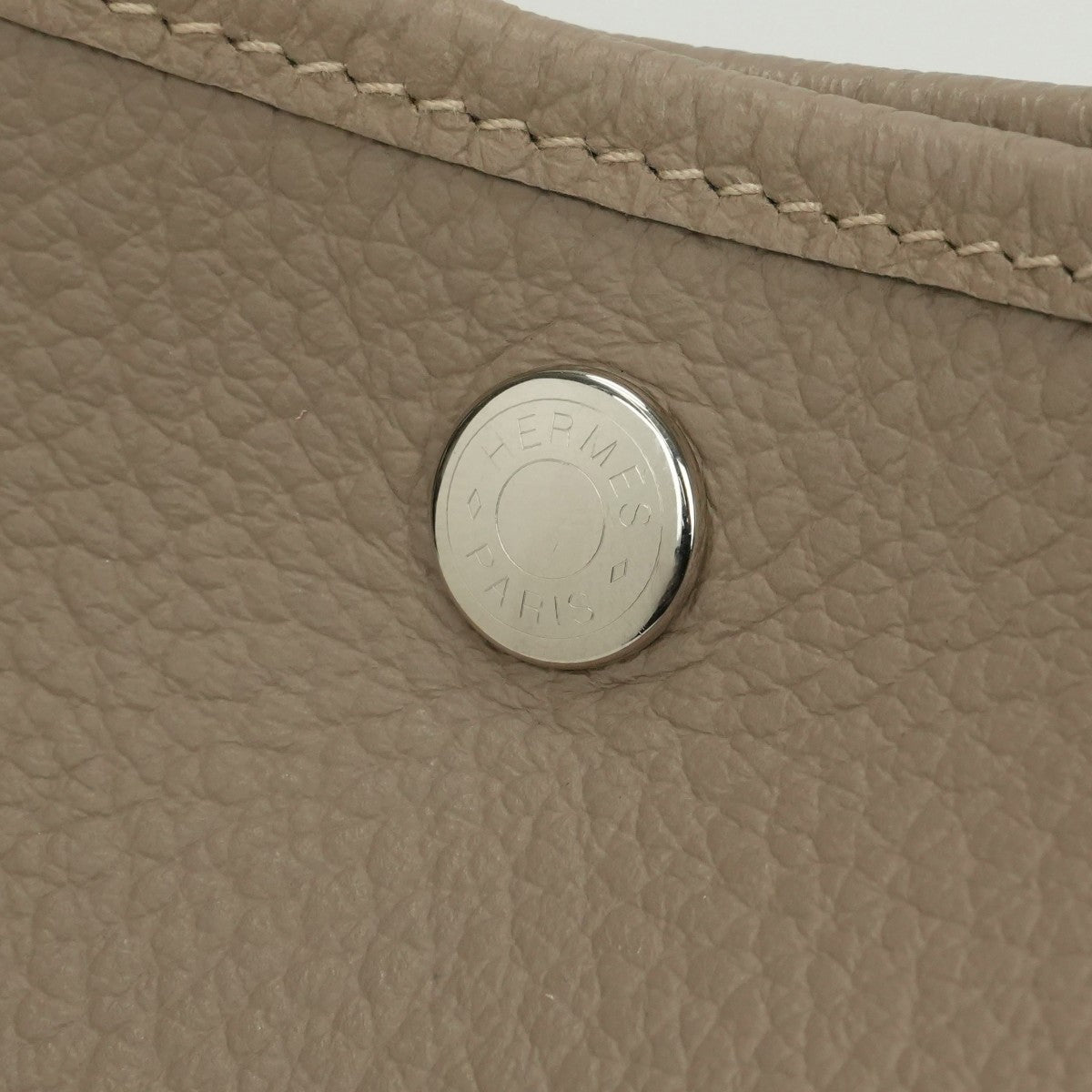 HERMES 爱马仕 Garden party PM Garden party PM 花园派对 36 Garden party 包袋 托特包 Country Tourtière 灰色 Gristourterelle 灰色 灰色 银色五金 手提包