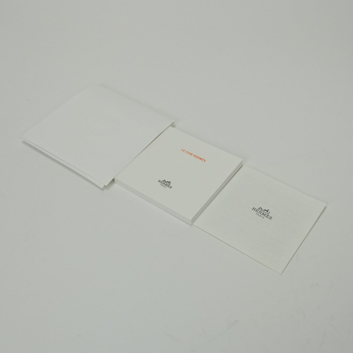 HERMES 爱马仕 Garden party PM Garden party PM 花园派对 36 Garden party 包袋 托特包 Country Tourtière 灰色 Gristourterelle 灰色 灰色 银色五金 手提包