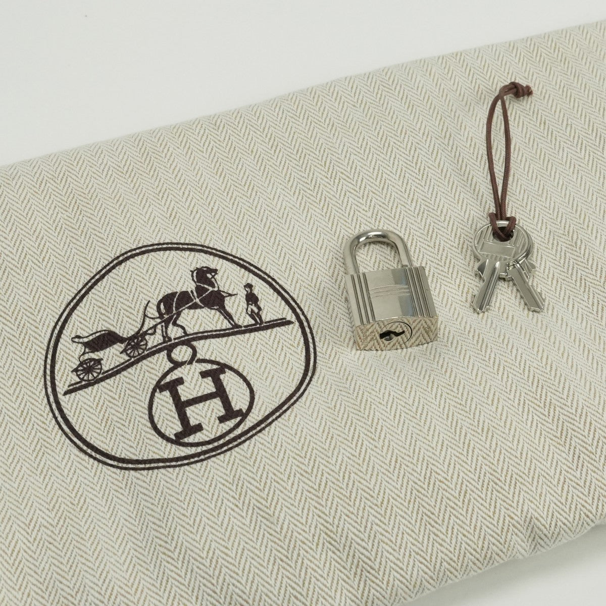 HERMES 爱马仕 Picotin lock MM Picotin lock MM Picotin lock 22 包袋 托特包 Taurillon Clemence Etain 灰色 灰色 银色五金 手提包 Picotin MM Picotin 22