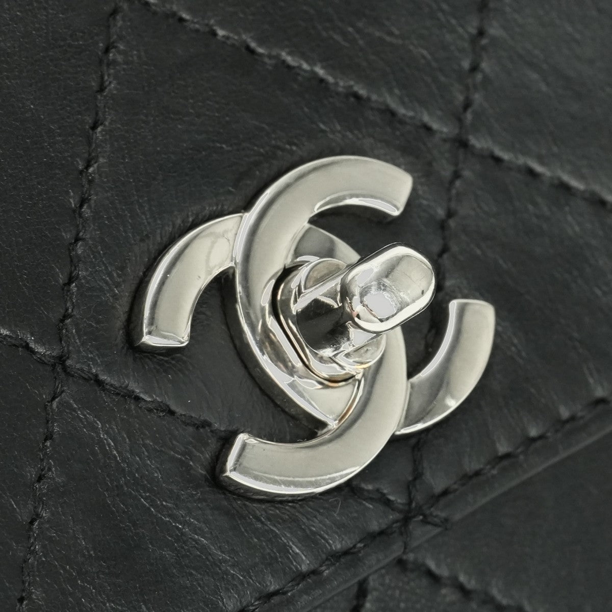 CHANEL 샤넬 Matelass? 가방 숄더 가방 램스킨 블랙 실버 메탈 피팅 체인 어깨 가방 코코 마크