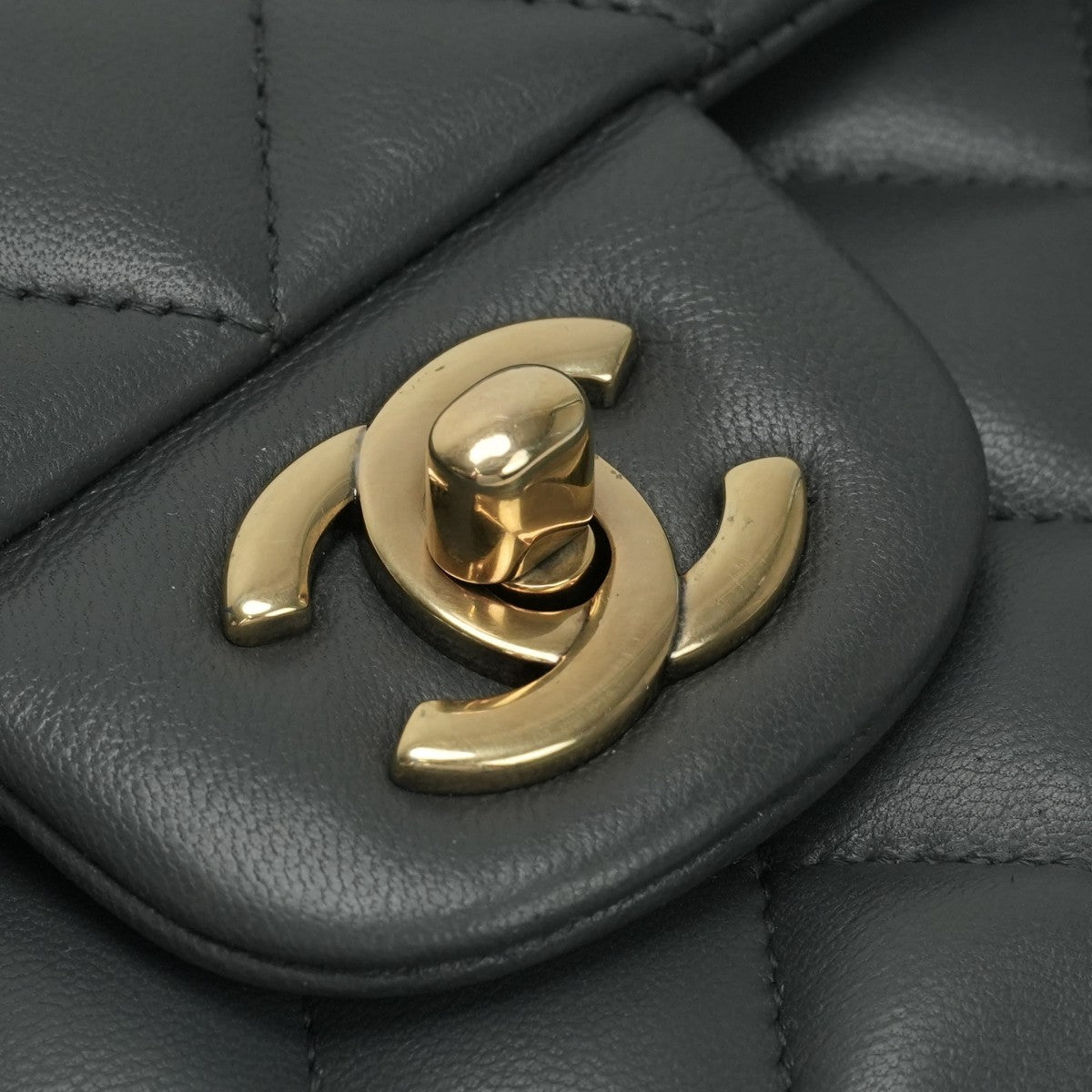 CHANEL CHANEL Matelasse 25 Double flap W flap Double chain W chain Bag Shoulder Bag Lambskin Gray Gold Hardware Chain Shoulder Bag Coco Mark Turnlock