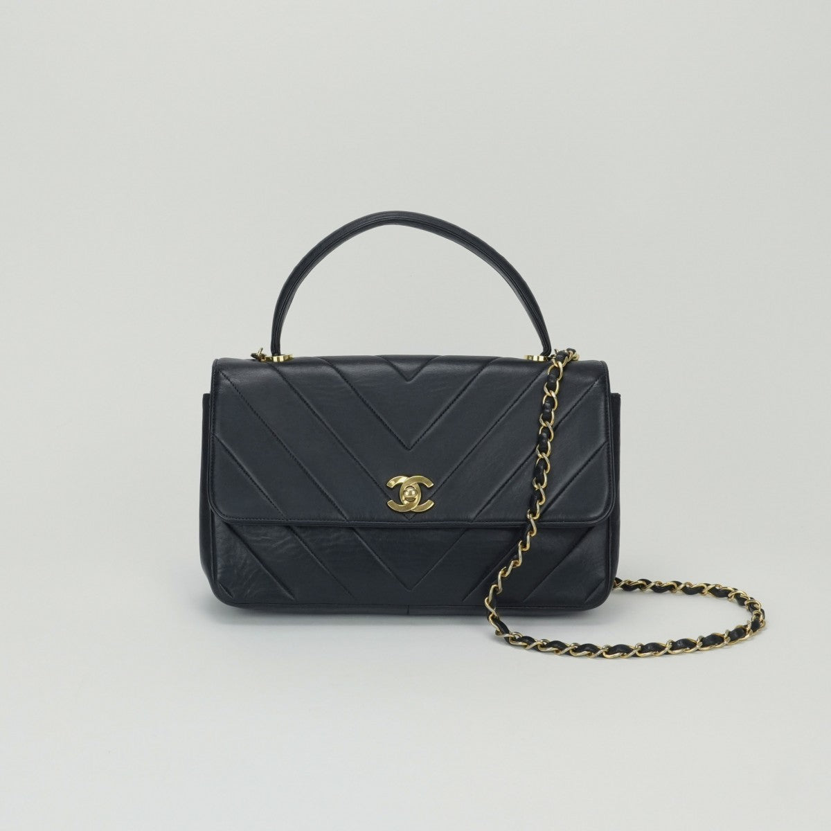 CHANEL 샤넬 Chevron v-stitch 가방, 토트 백, 숄더백, 양고기 가죽, 검은 색, 검은 색, 골드 하드웨어, 체인 어깨 가방, 코코 마크, 턴크