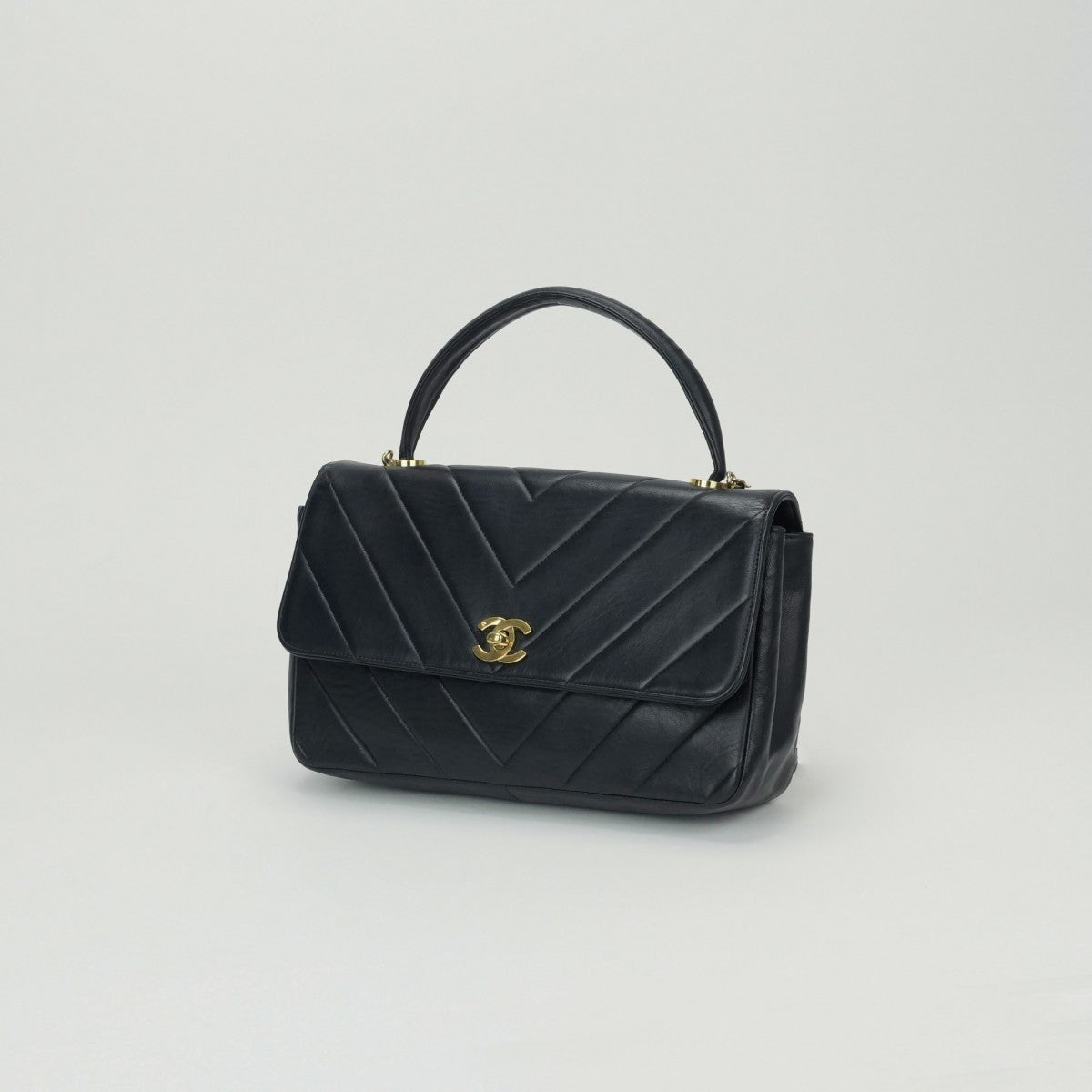 CHANEL 샤넬 Chevron v-stitch 가방, 토트 백, 숄더백, 양고기 가죽, 검은 색, 검은 색, 골드 하드웨어, 체인 어깨 가방, 코코 마크, 턴크