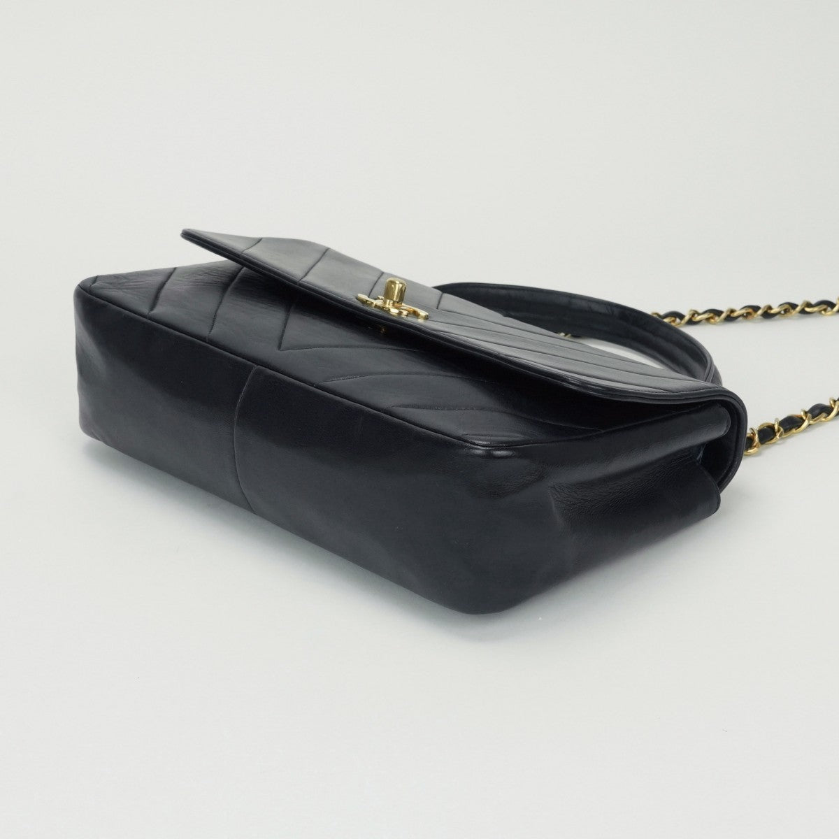 CHANEL 샤넬 Chevron v-stitch 가방, 토트 백, 숄더백, 양고기 가죽, 검은 색, 검은 색, 골드 하드웨어, 체인 어깨 가방, 코코 마크, 턴크
