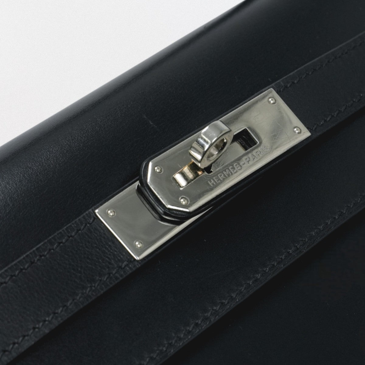 HERMES 헤르메스 Kelly 32 Kelly 32 가방 토트백 숄더백 박스 송아지 느와르 블랙 블랙 실버 하드웨어 핸드백 2Way 외부 봉제 V자형 하드웨어