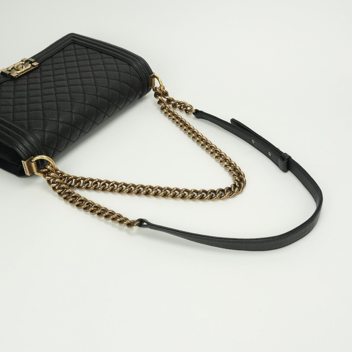 CHANEL CHANEL Boy chanel Bag Shoulder Bag Caviar Skin Black Gold Hardware Chain Shoulder Bag Double chain Coco mark