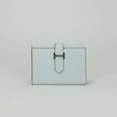 エルメス HERMES ベアンコンビネ ベアン コンビネ 財布 三つ折り財布 ミニ財布 ミニウォレット シェブルミゾル ブループリュム Bleu Plume ブルー blue 青 水色 シルバー金具 シェーブル