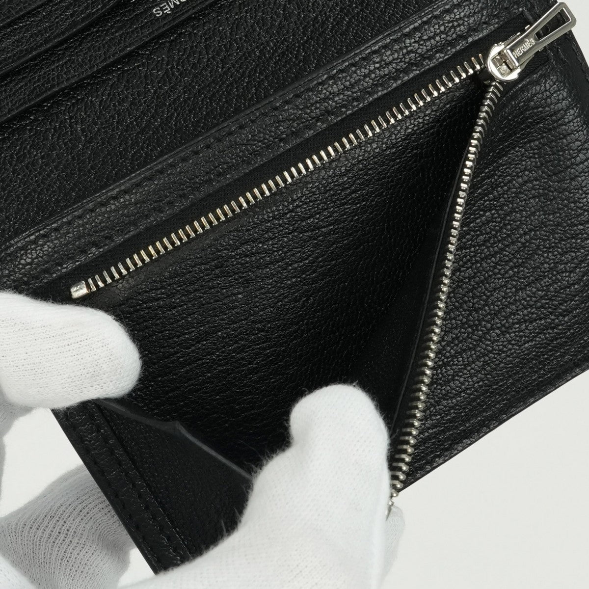 エルメス HERMES ベアンコンパクト ベアン コンパクト 財布 二つ折り財布 ミニ財布 ミニウォレット シェブルミゾル ノワール Noir ブラック Black 黒 シルバー金具