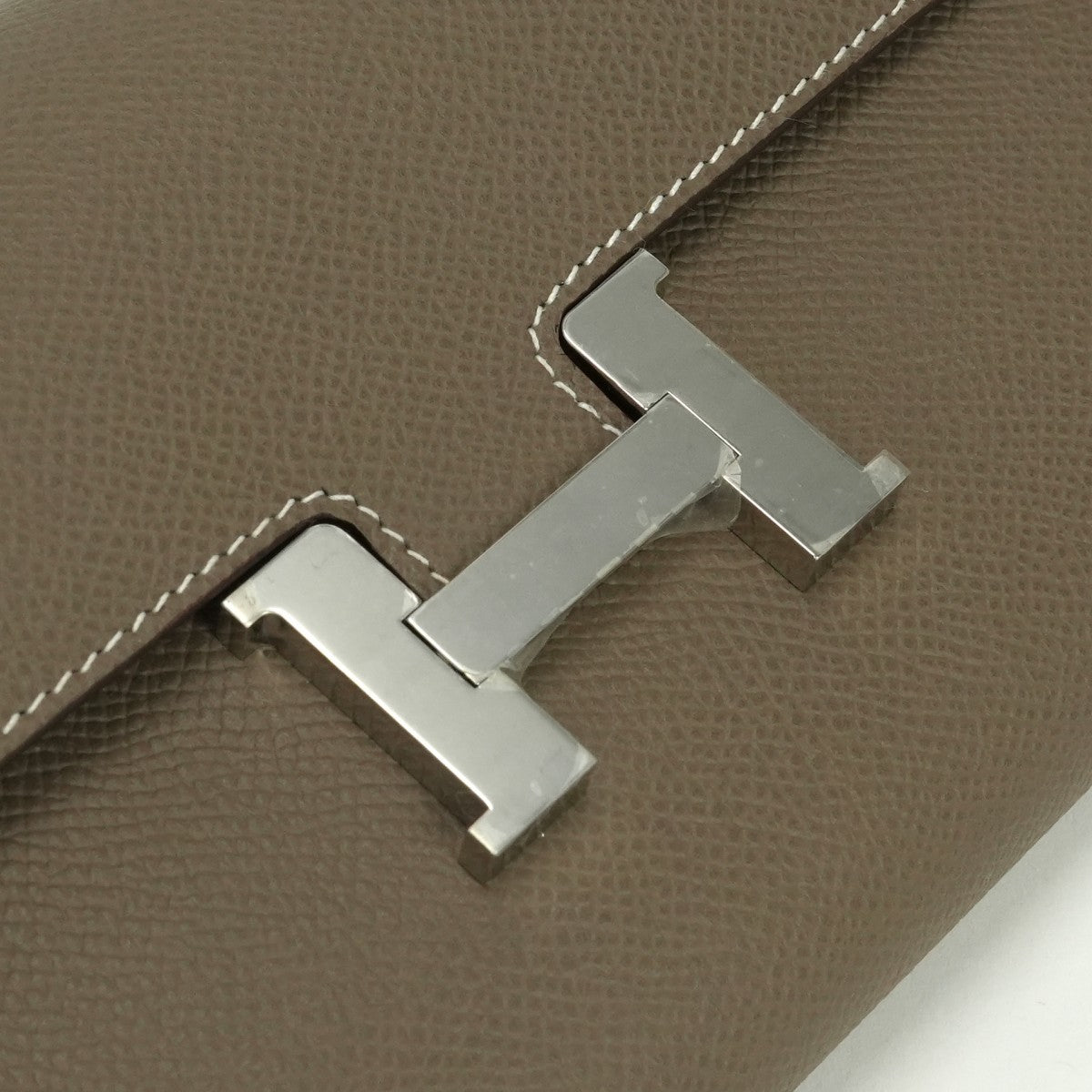 エルメス HERMES コンスタンスロングトゥーゴー コンスタンストゥーゴー 財布 長財布 ロングウォレット エプソン エトゥープ Etoupe グレー gray シルバー金具 ヴォーエプソン ショルダーウォレット