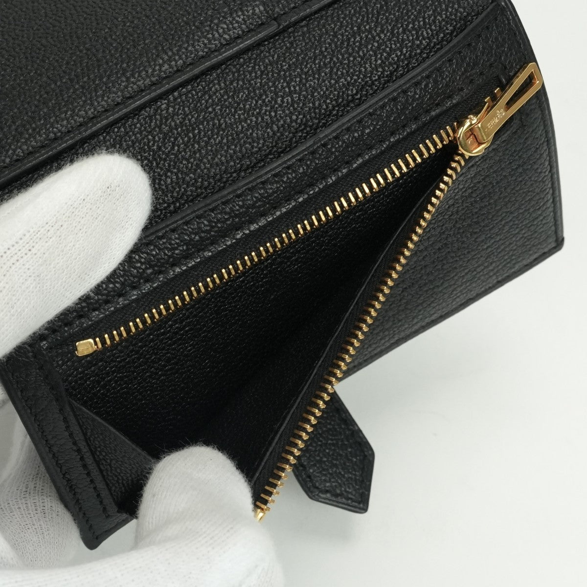 エルメス HERMES ベアンコンビネ ベアン 財布 三つ折り財布 ミニ財布 ミニウォレット シェブルミゾル ノワール noir ブラック black 黒 ゴールド金具 シェーブル