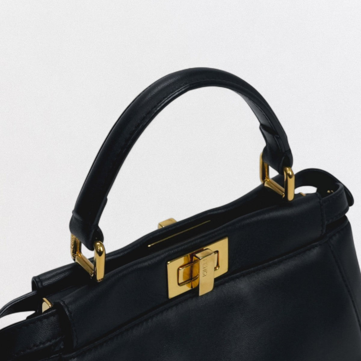 フェンディ FENDI ピーカブー スモール ミニピーカブー ピーカブーミニ バッグ トートバッグ ショルダーバッグ レザー ブラック Black 黒 ゴールド金具 ハンドバッグ 2way
