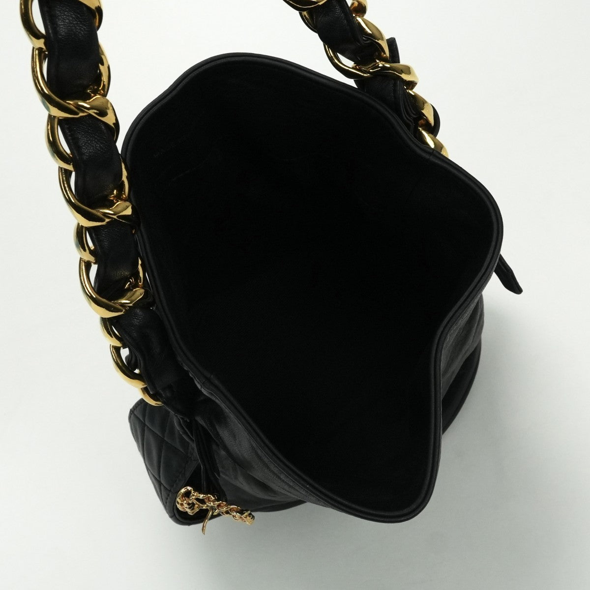 シャネル CHANEL バッグ ショルダーバッグ ラムスキン ブラック Black 黒 ゴールド金具 巾着 チェーンショルダーバッグ ココマーク