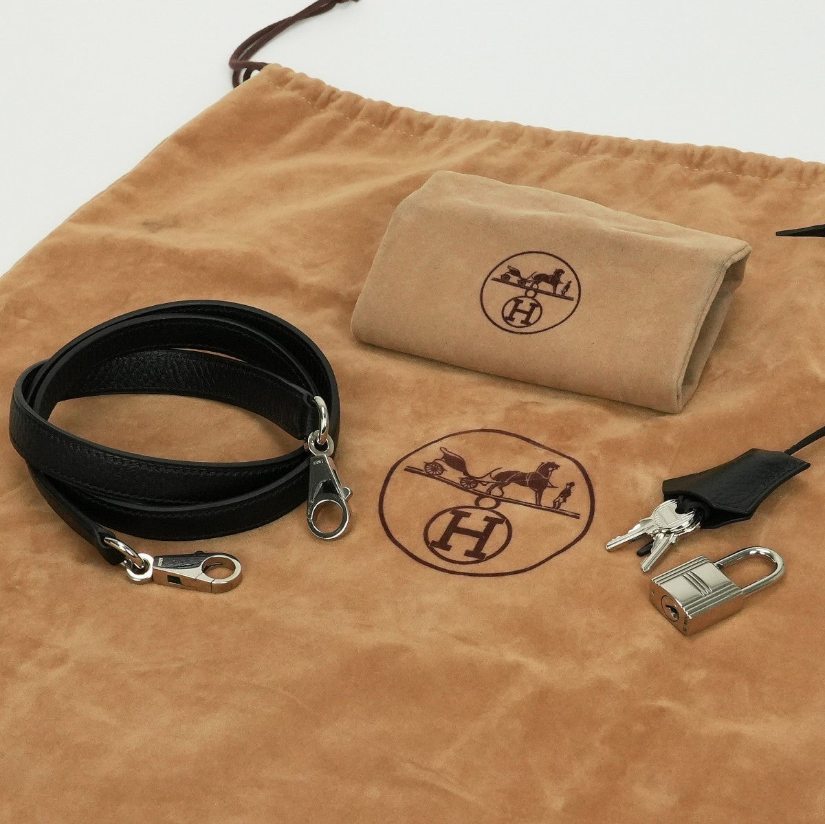 エルメス HERMES ケリー32 ケリー 32 バッグ トートバッグ ショルダーバッグ アルデンヌ ノワール Noir ブラック Black 黒 シルバー金具 ハンドバッグ 外縫い 2WAYバッグ V字金具