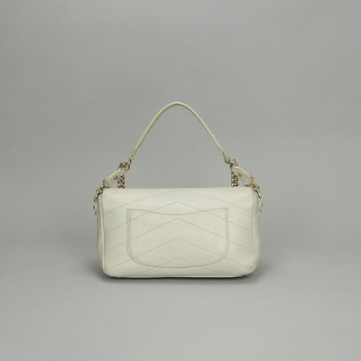 シャネル CHANEL シェブロン Vステッチ バッグ ショルダーバッグ カーフスキン ベージュ系 beige ゴールド金具 チェーンショルダーバッグ Wチェーン ココマーク ターンロック