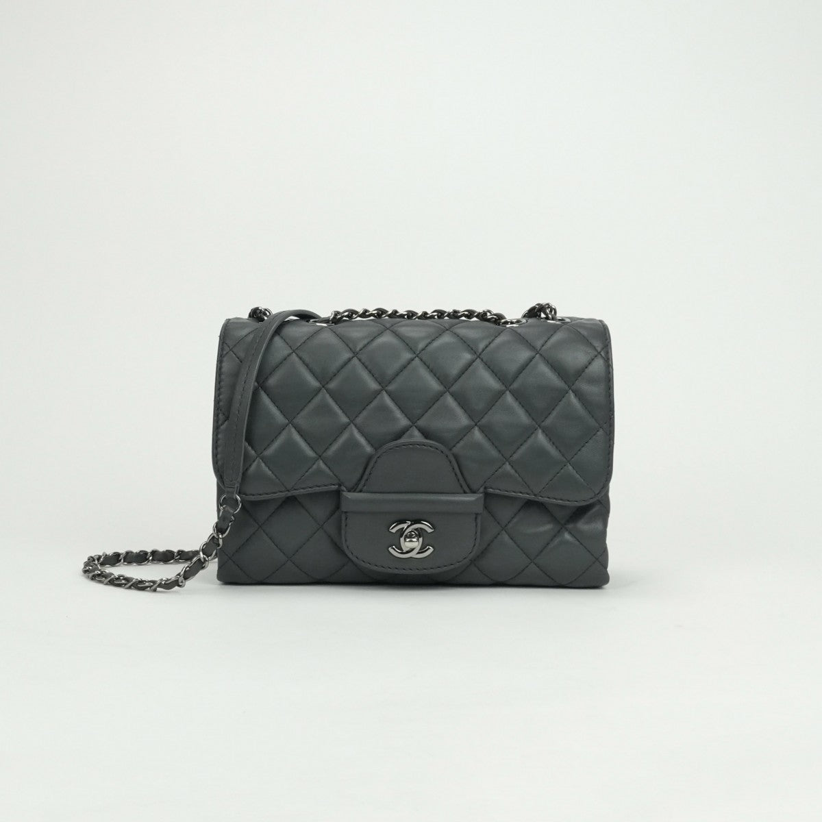シャネル CHANEL マトラッセ バッグ ショルダーバッグ ラムスキン グレー Gray シルバー金具 チェーンショルダーバッグ ココマーク ターンロック シングルフラップ Sフラップ ダブルチェーン Wチェーン