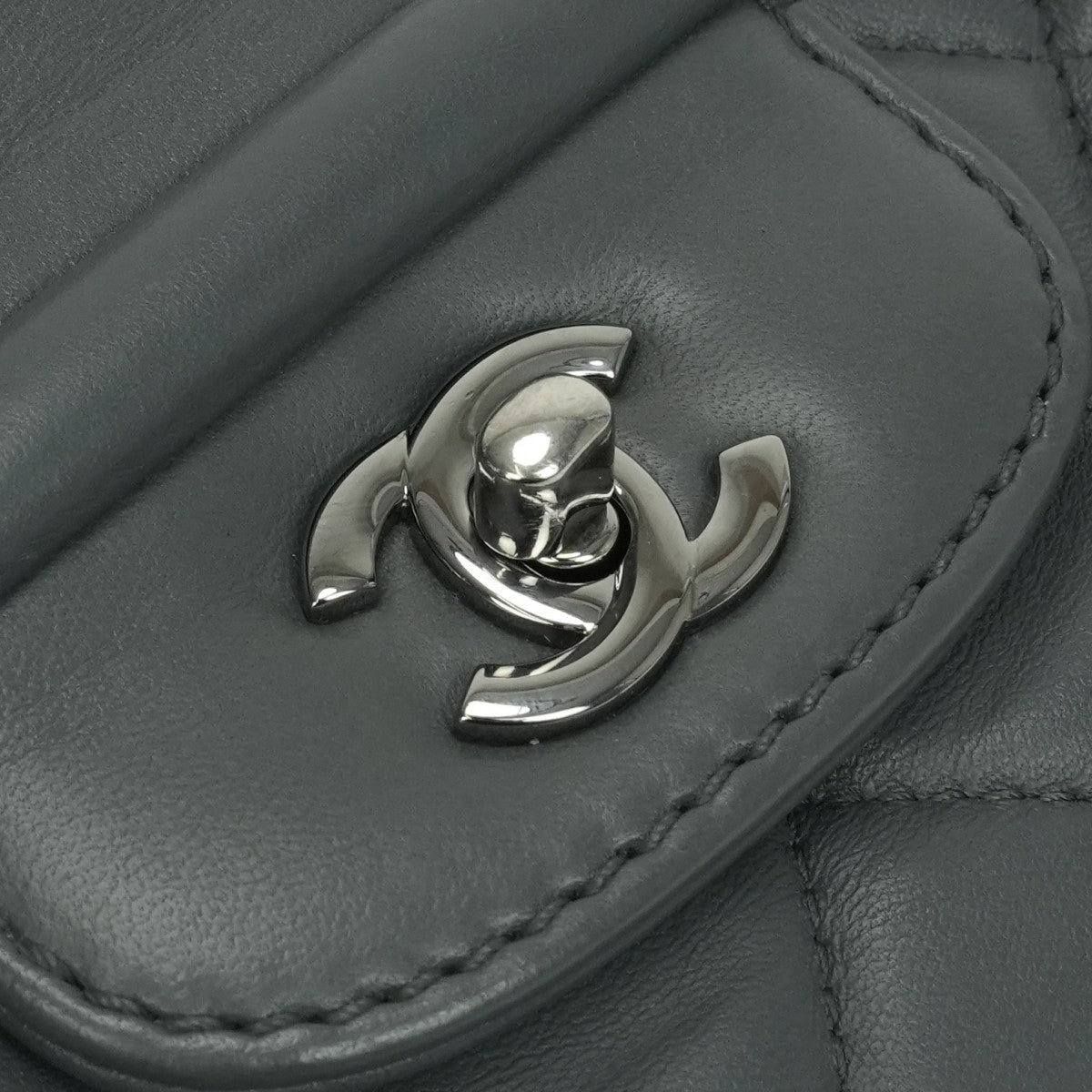 シャネル CHANEL マトラッセ バッグ ショルダーバッグ ラムスキン グレー Gray シルバー金具 チェーンショルダーバッグ ココマーク ターンロック シングルフラップ Sフラップ ダブルチェーン Wチェーン