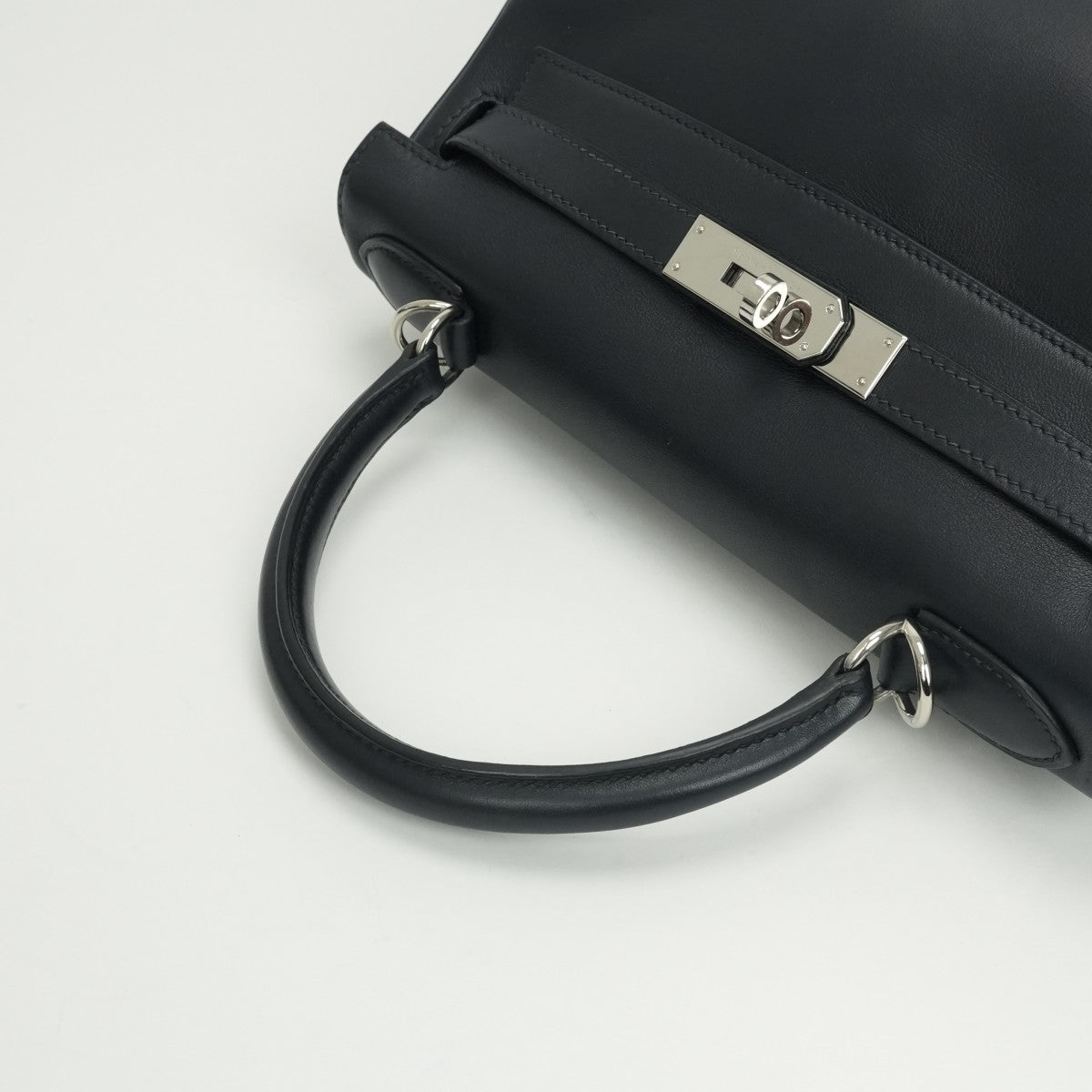 エルメス HERMES ケリー28 ケリー 28 バッグ トートバッグ ショルダーバッグ ヴォーガリバー ブルーインディゴ(推定) Blue Indigo ネイビー Navy 紺 シルバー金具 ハンドバッグ V字金具 新型金具 KELLY