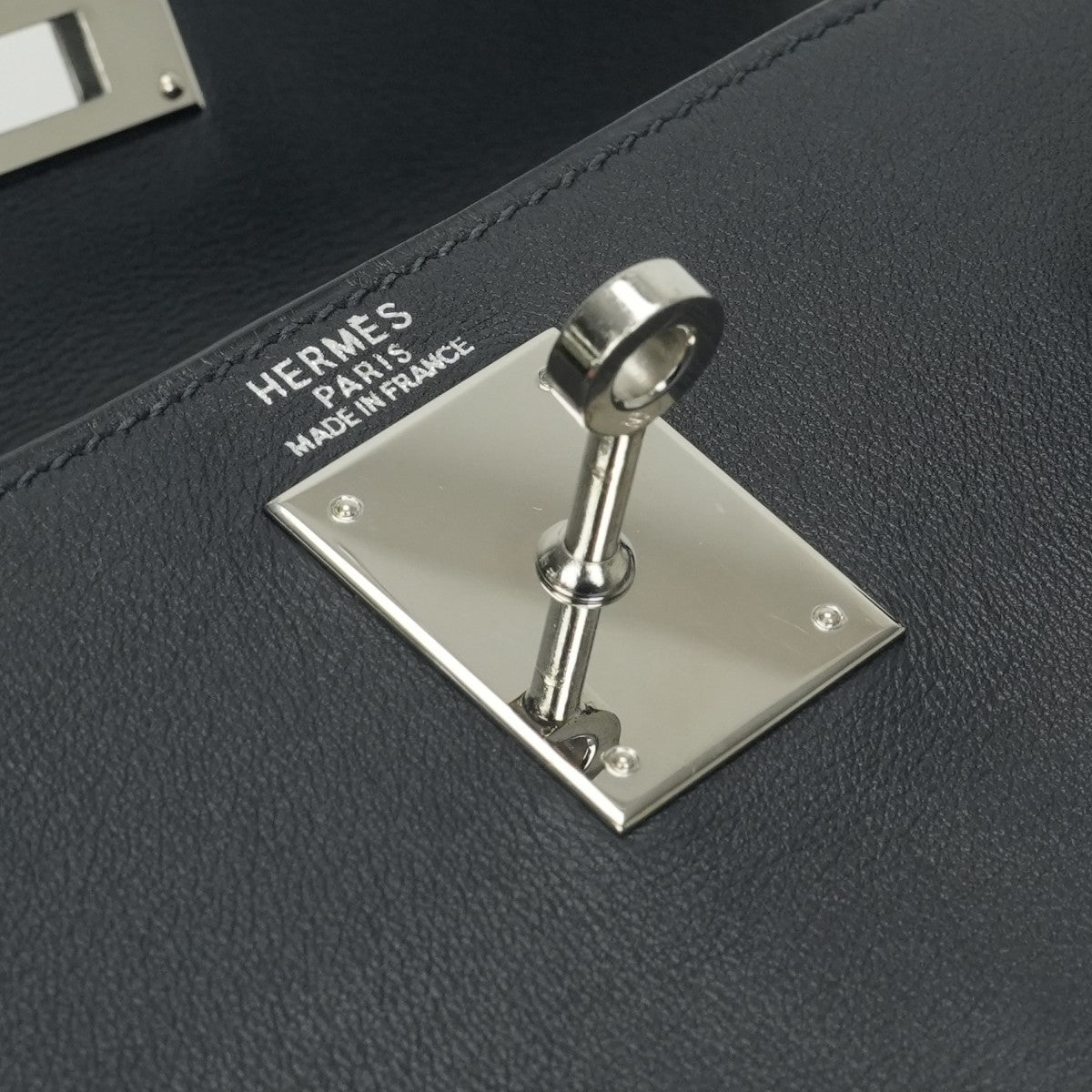 エルメス HERMES ケリー28 ケリー 28 バッグ トートバッグ ショルダーバッグ ヴォーガリバー ブルーインディゴ(推定) Blue Indigo ネイビー Navy 紺 シルバー金具 ハンドバッグ V字金具 新型金具 KELLY