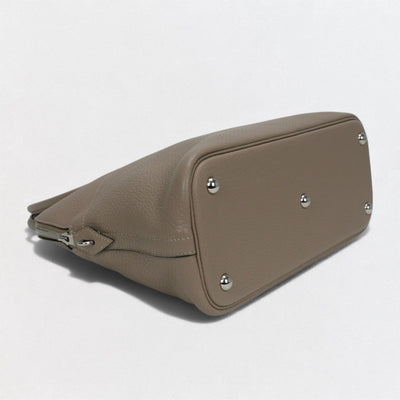 HERMES 爱马仕 Bolide 31 Bolide 31 包袋 托特包 Taurillon Clemence Tourtière 灰色 Gristourterelle 灰色 灰色 银色五金 手提包