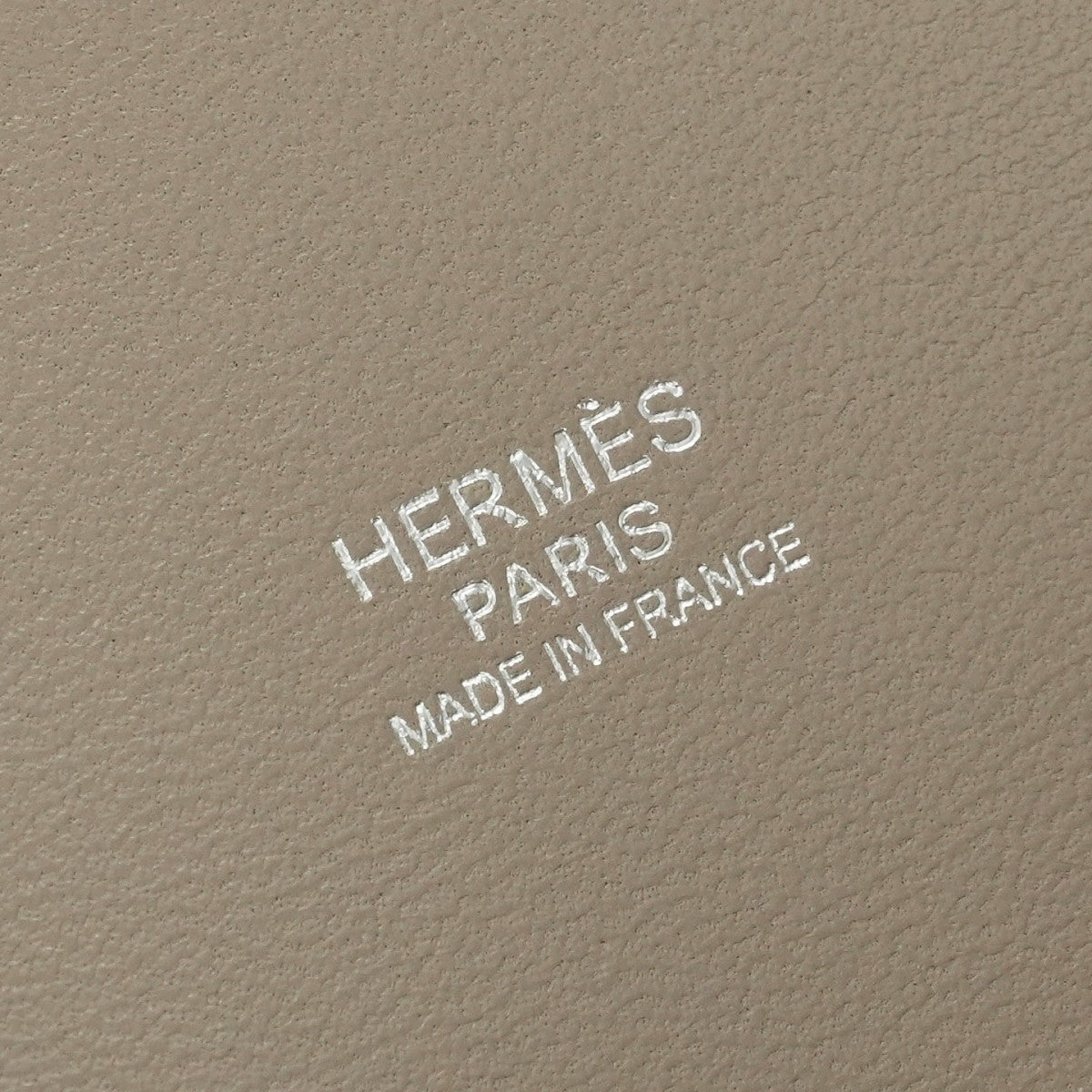 HERMES 爱马仕 Bolide 31 Bolide 31 包袋 托特包 Taurillon Clemence Tourtière 灰色 Gristourterelle 灰色 灰色 银色五金 手提包