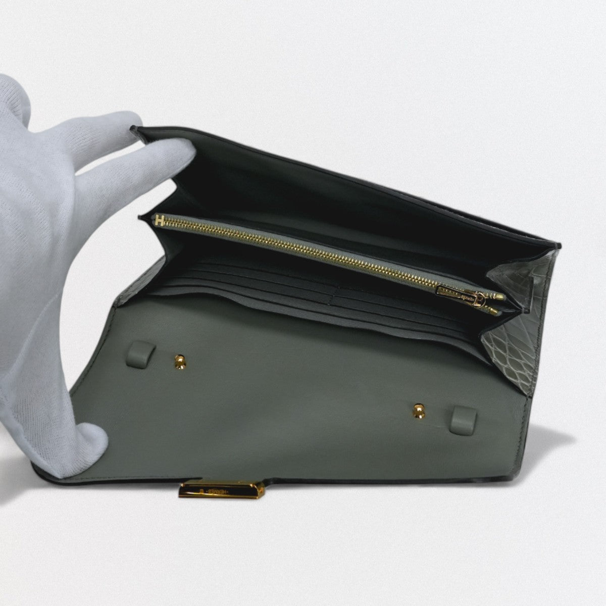 HERMES 爱马仕 Constance long to go Constance long to go 钱包 长款钱包 长款钱包 鳄鱼皮 Grisiman GRIS CIMENT 灰色 灰色 金色五金配件