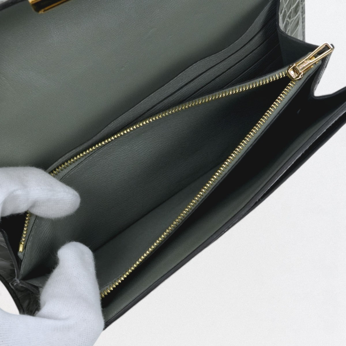 HERMES 爱马仕 Constance long to go Constance long to go 钱包 长款钱包 长款钱包 鳄鱼皮 Grisiman GRIS CIMENT 灰色 灰色 金色五金配件