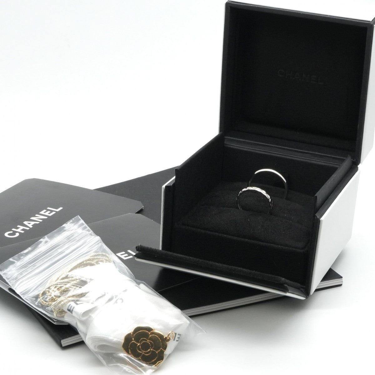 CHANEL 香奈儿 Coco Crush Coco Crush 约翰巴黎人 Coco Crush 戒指 Pt950 银钻石戒指 结婚戒指 铂金