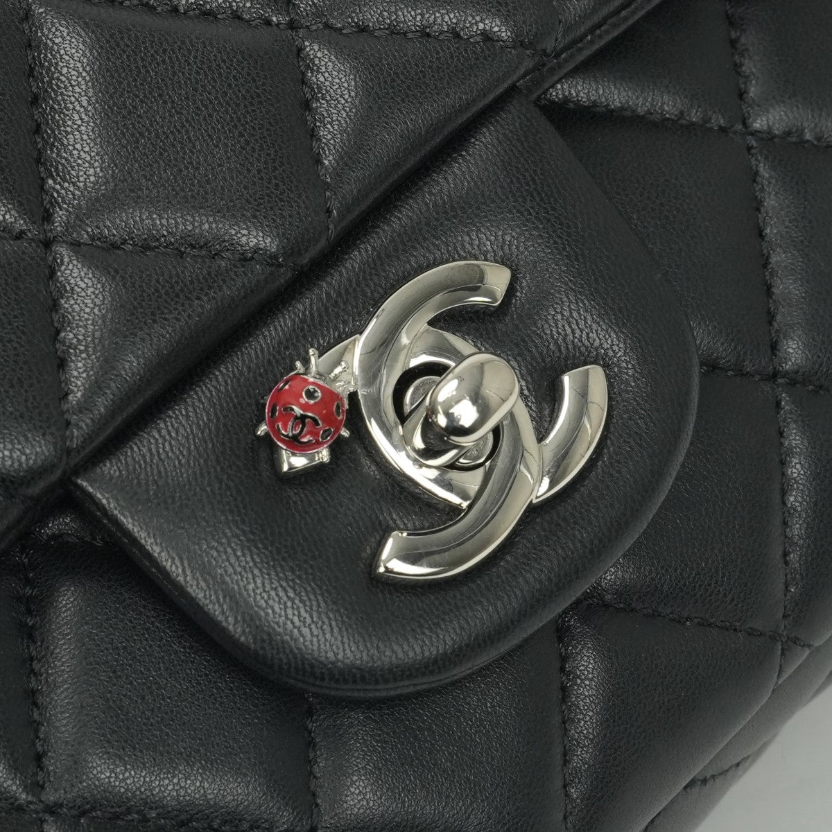 シャネル CHANEL マトラッセ25 マトラッセ 25　てんとう虫　テントウムシ　シングルフラップ　ダブルチェーン　チェーンショルダーバッグ バッグ ショルダーバッグ ラムスキン ブラック Balck 黒 シルバー金具 Sフラップ　Wチェーン　ココマーク　2wayバッグ