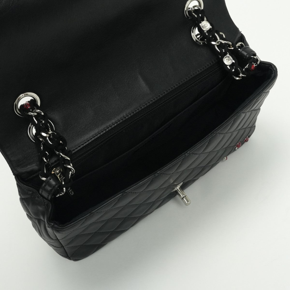 シャネル CHANEL マトラッセ25 マトラッセ 25　てんとう虫　テントウムシ　シングルフラップ　ダブルチェーン　チェーンショルダーバッグ バッグ ショルダーバッグ ラムスキン ブラック Balck 黒 シルバー金具 Sフラップ　Wチェーン　ココマーク　2wayバッグ