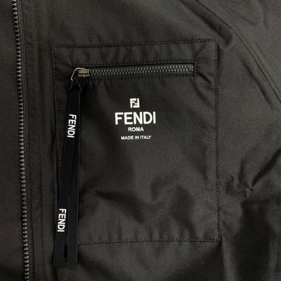 フェンディ FENDI ポリエステル100％ コーティング ポリウレタン樹脂100％ ブラック ロゴ ショートブルゾン ウィンドブレーカー フードジャケット